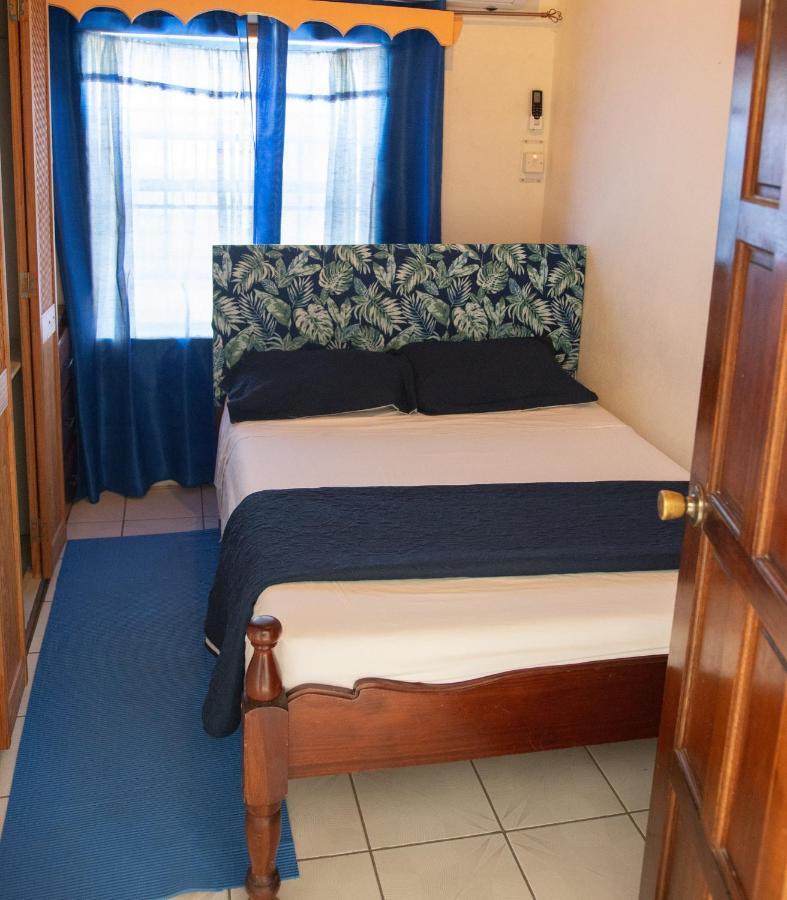 Tropical Breeze Vacation Home And Apartments Gros-Islet Buitenkant foto