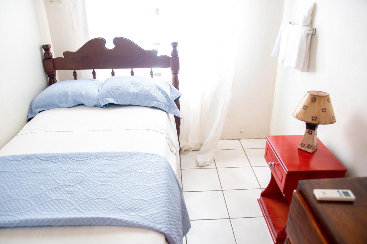Tropical Breeze Vacation Home And Apartments Gros-Islet Buitenkant foto
