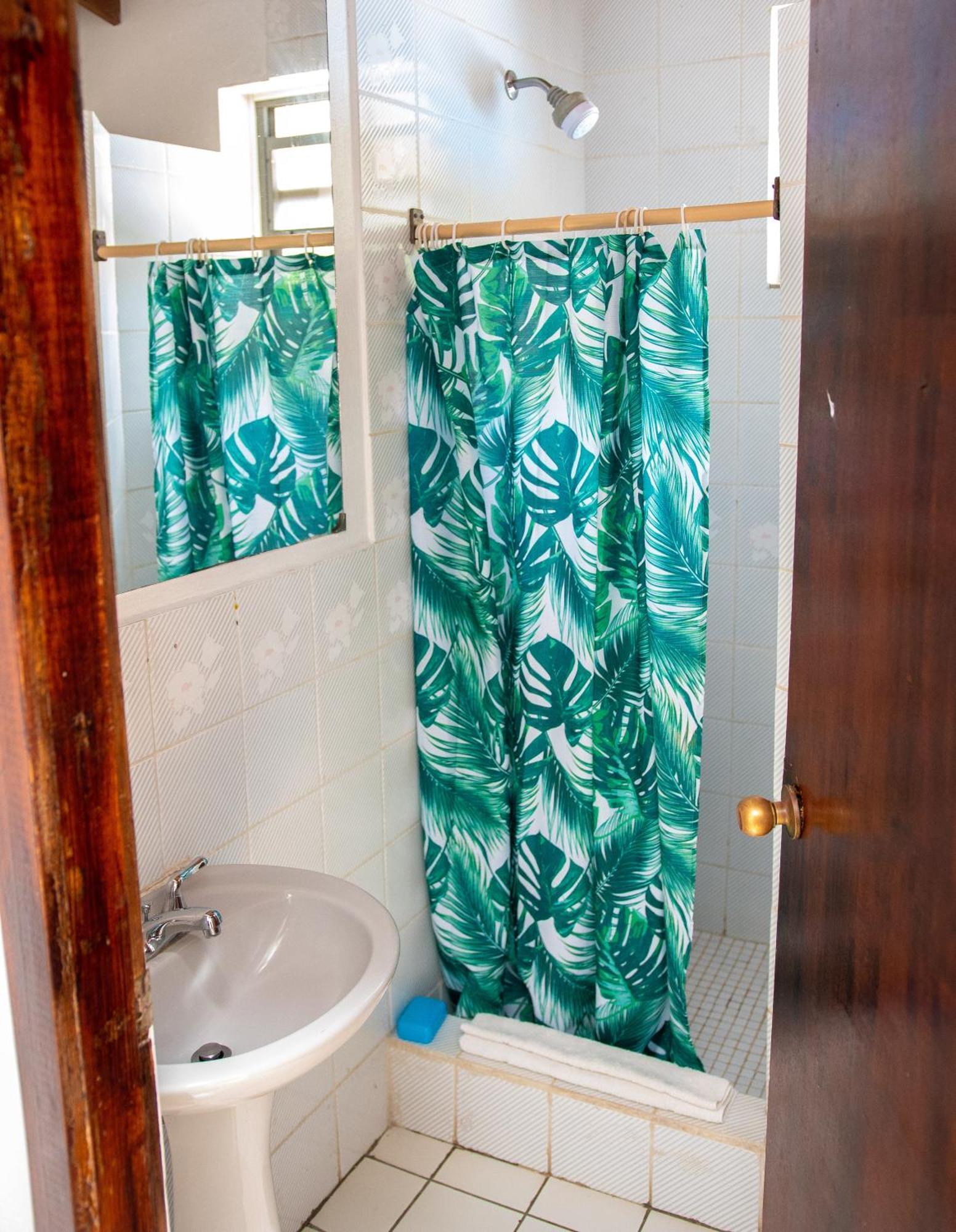 Tropical Breeze Vacation Home And Apartments Gros-Islet Buitenkant foto