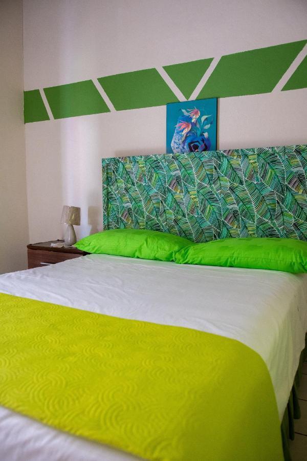Tropical Breeze Vacation Home And Apartments Gros-Islet Buitenkant foto