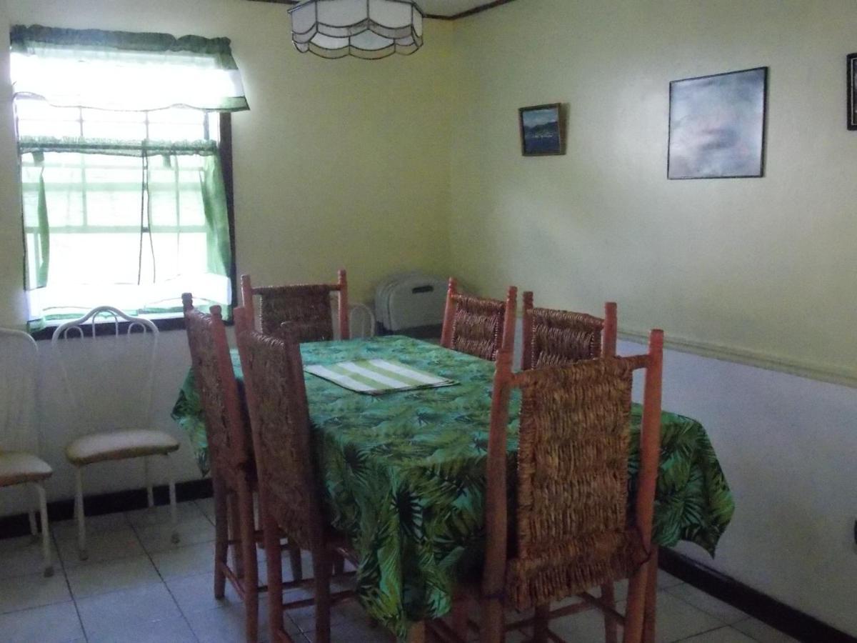Tropical Breeze Vacation Home And Apartments Gros-Islet Buitenkant foto